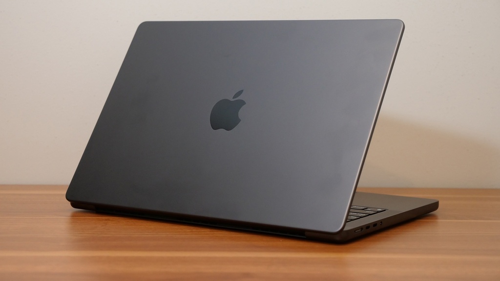 14-Inch Macbook Pro: Apple M5 Chip With 10‑Core Cpu And 10‑Core Gpu, 24Gb, 1Tb Ssd - Space Black