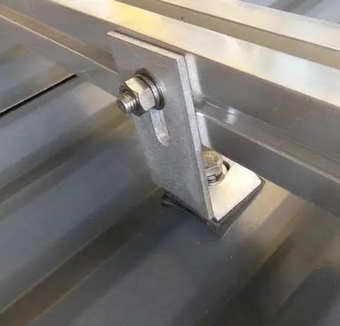 Mount x4 60Cell /72 Cell PV onto angled Corrugated Roof